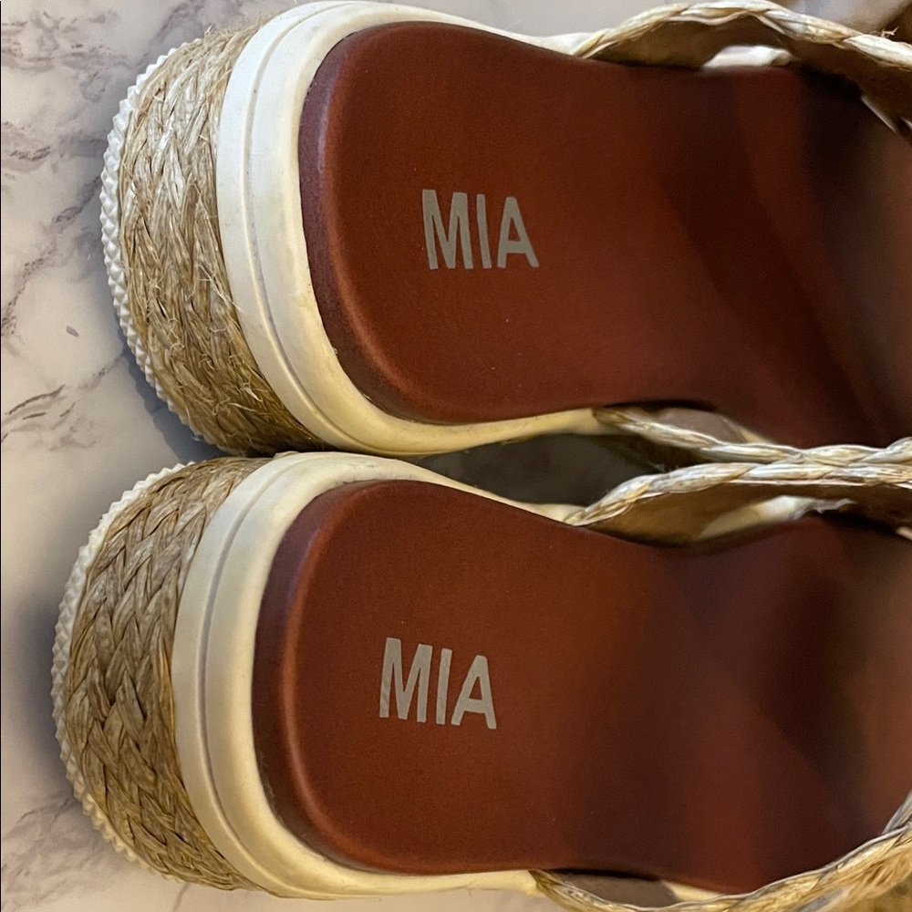 MIA Women's Kady Braided Raffia Platform Slide Sandals - Picture 10 of 10
